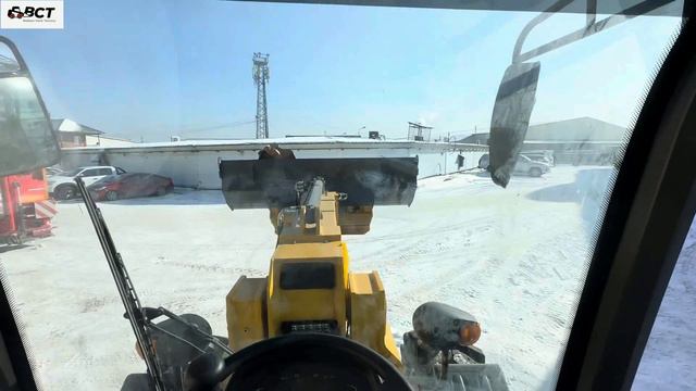 Обзор фронтального погрузчика с телескопической стрелой HZM S825T смотреть онлайн