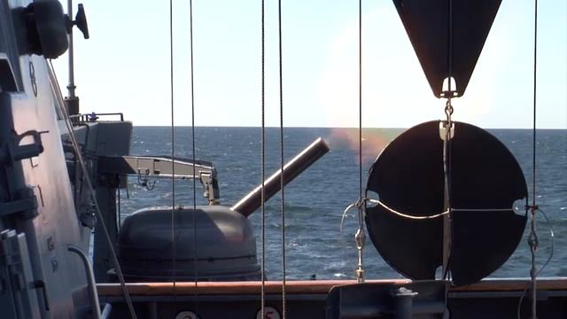 Сторожевой корабль «Адмирал Эссен и корвет «Сообразительный» провели артиллерийские стрельбы смотреть онлайн