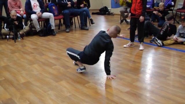 semifinal bboy Casey Jones vs ЭлектроМакс - брейкданс чемпионат г.Химки смотреть онлайн