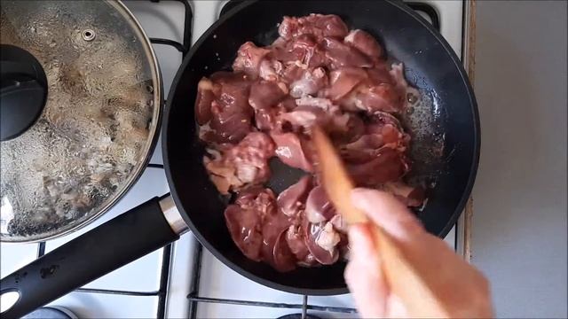 КУРИНАЯ ПЕЧЕНЬ С ЛУКОМ так готовится КУРИНАЯ ПЕЧЕНЬ | ПЕЧЕНЬ КУРИНАЯ С ГРИБАМИ смотреть онлайн
