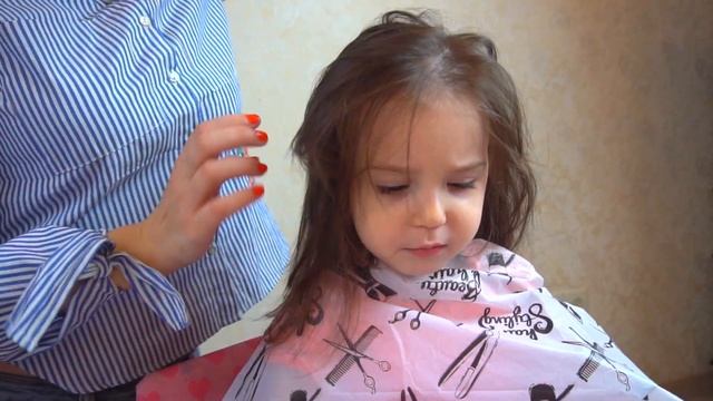 София в салоне красоты для детей Красота страшная сила Pretend play beauty salon Princess makeup смотреть онлайн