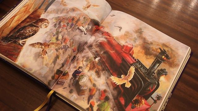 Harry Potter and the Philosopher's Stone Deluxe Illustrated Slipcase Edition смотреть онлайн