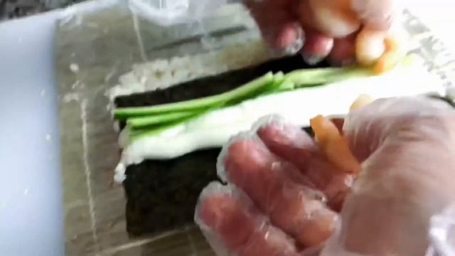 РОЛЛЫ С КУНЖУТОМ И КРЕВЕТКОЙ смотреть онлайн