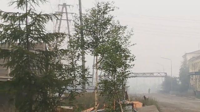 п. Усть Нера, не чем дышать в посёлке, в 100 метрах ничего не видно. Так заживо можно угареть смотреть онлайн