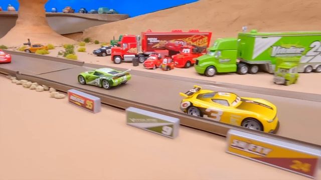Will Lightning McQueen Be The Champion? | Radiator Springs Ornament Valley 500 Race | Pixar Cars