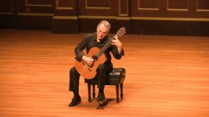 Eduardo Fernández plays Sonata No. 1 by Carlos Guastavino