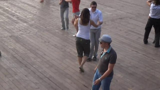Танцы шманцы рядом с Москва рекой смотреть онлайн