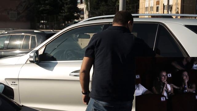 Предложения руки и сердца. Сюрприз для Ксюши в кинотеатре смотреть онлайн