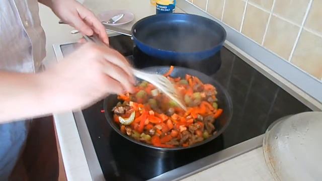 Говядина, тешенная с овощами смотреть онлайн