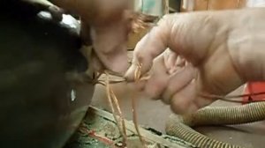 Мотоцикл Урал,собираем крыло коляски.