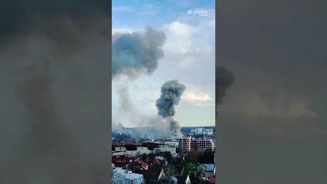 Прилет "Калибров" по крупному логистическому центру во Львове, куда свозились запасы оружия смотреть онлайн