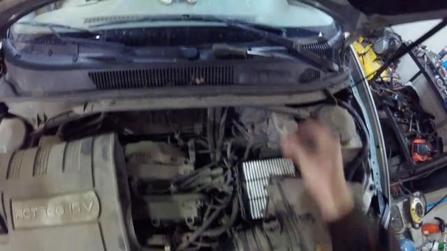 Замена воздушного и салонного фильтров Черри Тиго смотреть онлайн