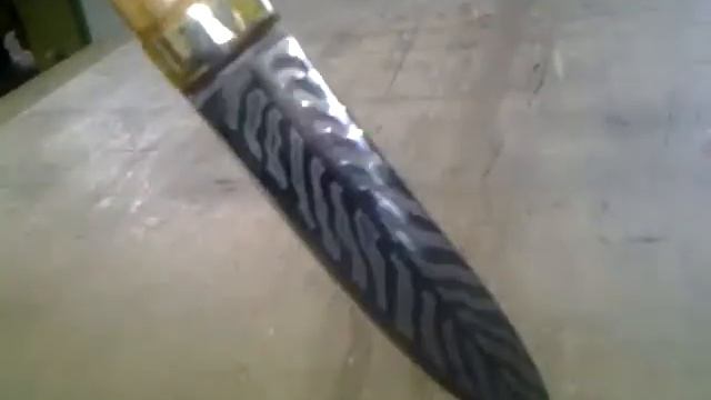 Преображение ножа после травления рисунка "Пёрышко" смотреть онлайн