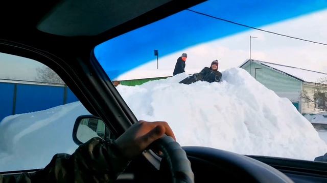Снегопад/На Работе/Хорошо В Деревне Жить/Сбежавшая Невеста/Подстричь или Отрастить/17.02.21 смотреть онлайн