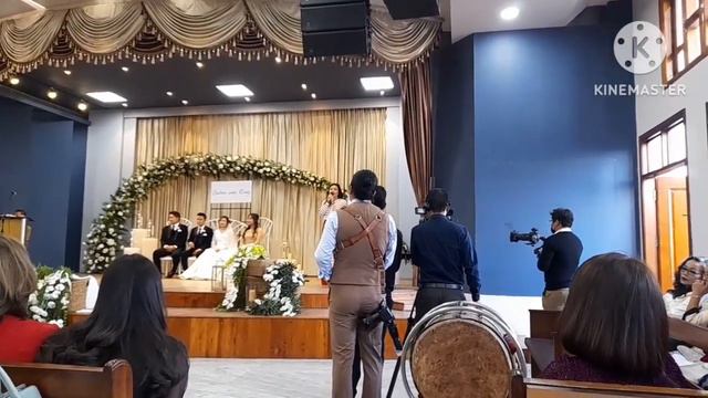 Vanlalsailova wed Cindy, wedding cake pawh a tui khawp mai. смотреть онлайн