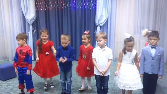 Дед Мороз и дети. 15 группа Детской школы "Браво!" смотреть онлайн