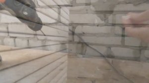 Крепление кабеля к стене при помощи дюбель-хомута "Ёлочка"