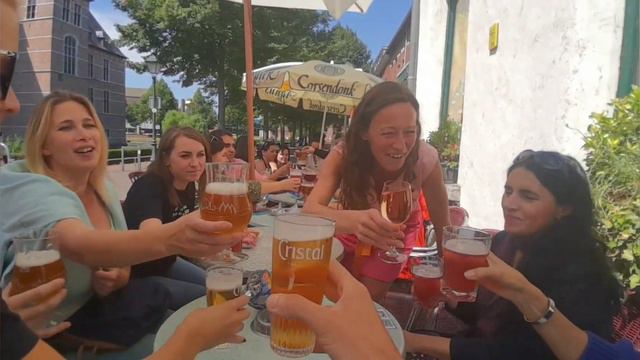 Первая учительница Нидерландского. Отпуск. Onze eerste Nederlandse lerares Charlotte. смотреть онлайн