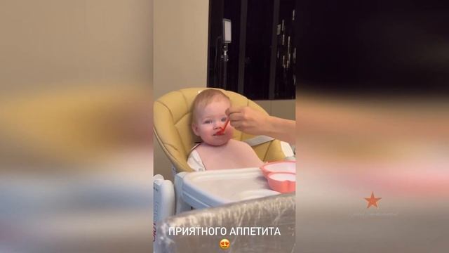 Дочка Ольги Орловой Аня на завтраке! смотреть онлайн