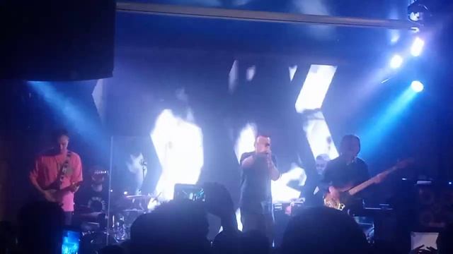 Танцы Минус - Из Ленинграда смотреть онлайн