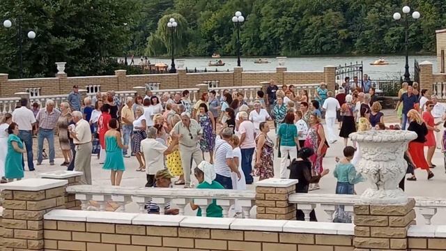 Дискотека Кому за 60.....  107.