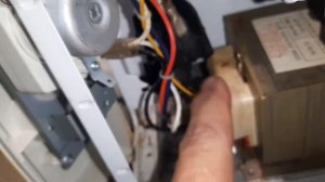 Периодически сгорает предохранитель на СВЧ