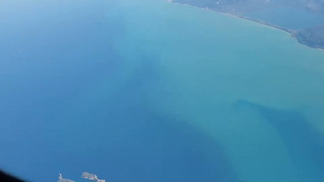 Красивая Земля - море и острова с высоты самолёта смотреть онлайн