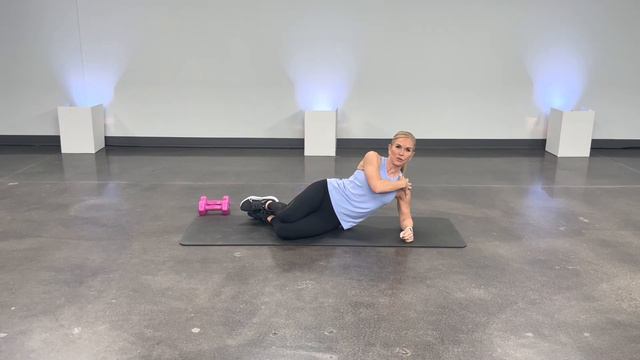 How To Do An Oblique Crunch For Beginners смотреть онлайн