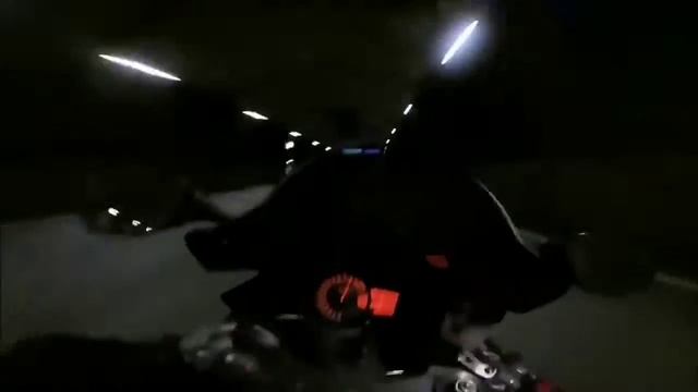 байкер втопил на всю по тунелю смотреть онлайн