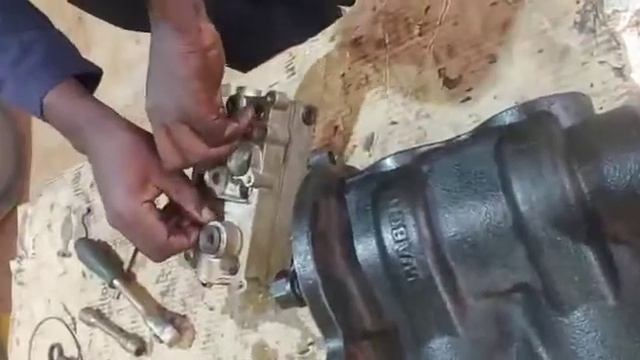 comment réparer le compresseur d'air d'un kerax 330 partie 1 смотреть онлайн