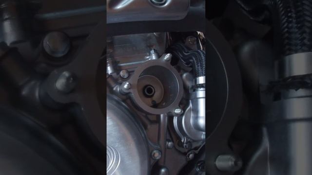 Drz 400s oil change in 1 minute full video in comments #drz400 #motorcycle #bikelife #suzuki смотреть онлайн