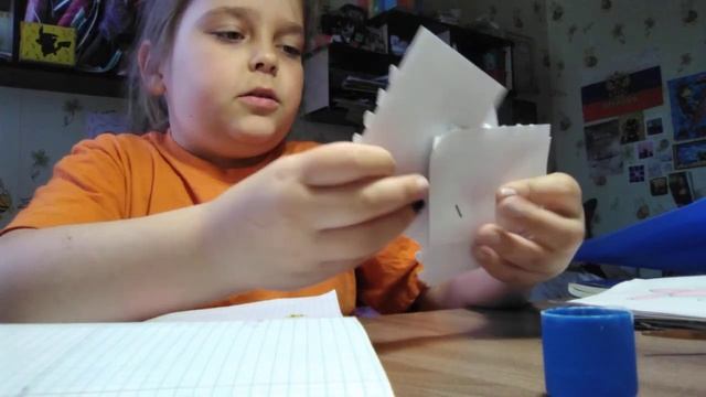 бумажные сюрпризы новинка обои на телефон смотреть онлайн