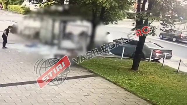 Accident Vivo Mall Baia Mare filmare live din alt unghi смотреть онлайн
