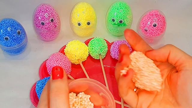 Сюрпризы из шарикового пластилинаШариковый пластилин Лепим конфетки ? Достаём сюрпризы ?