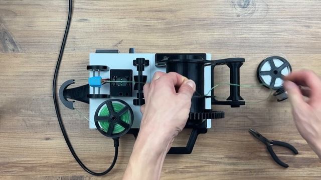 PET-Machine, make Your own 3D printer filament from plastic bottles at home (DIY!) смотреть онлайн