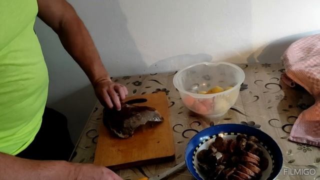 Супруга приготовела бешбармак с мясо конины,казы,шужук,и немного баурсаков на обед.24.10.23