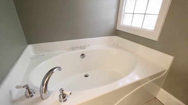 Classic Chantilly Charlotte Bungalow at 2620 Bay Street смотреть онлайн