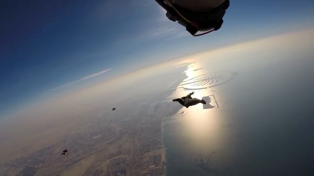 Wingsuit Flying over Palm Jebel Ali Dubai смотреть онлайн