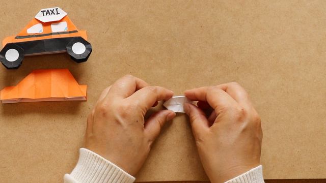 【折り紙】タクシーの簡単な折り方。かっこいい身近な働く車を作ろう[Origami World] смотреть онлайн