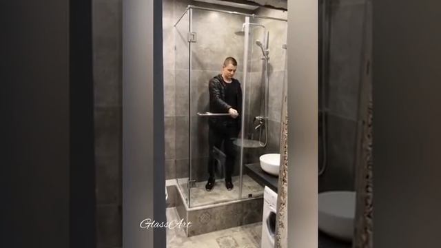Душевая кабина из закаленного стекла с распашной дверью. Ручка полотенцесушитель. смотреть онлайн