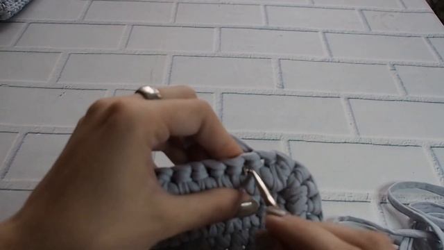 Корзина из трикотажной пряжи. Вяжем интерьерные корзинки смотреть онлайн