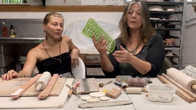 Aloha everyone & welcome to Pottery for the People, episode two. смотреть онлайн