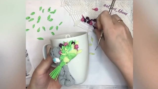 Мишка Тедди с букетом из полимерной глины ~ Декор кружки ~ 2 часть ~ смотреть онлайн