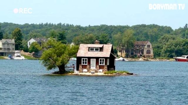 Люди не понимают как возможно жить в этом доме, ведь он стоит на самом маленьком острове в мире! смотреть онлайн