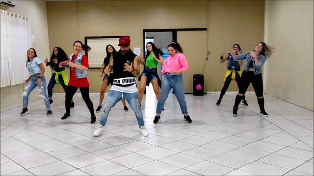 BOYS DON'T CRY - Anitta - Zumba l Coreografia l Cia Art Dance смотреть онлайн