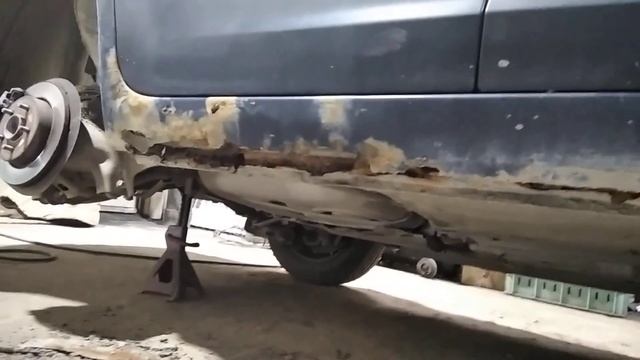 Форд Фокус 2 ремонт порогов. #жестянка #сварка #кузовнойремонт #форд #фокус #автосервис #екбавто96 смотреть онлайн