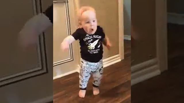 Когда хочешь уйти с работы пораньше, но увидел начальника прикол смотреть онлайн