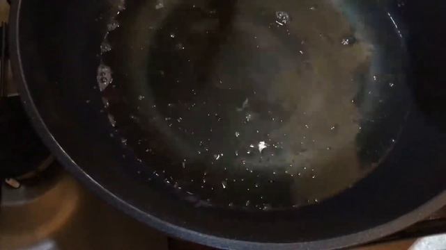 СОСИСКИ В ТЕСТЕ..СЫРНЫЕ ПАЛОЧКИ смотреть онлайн