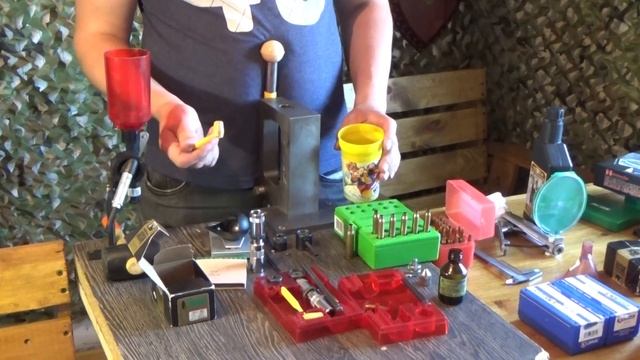 Релоад 223Ren с помощью молоткового набора LEE смотреть онлайн