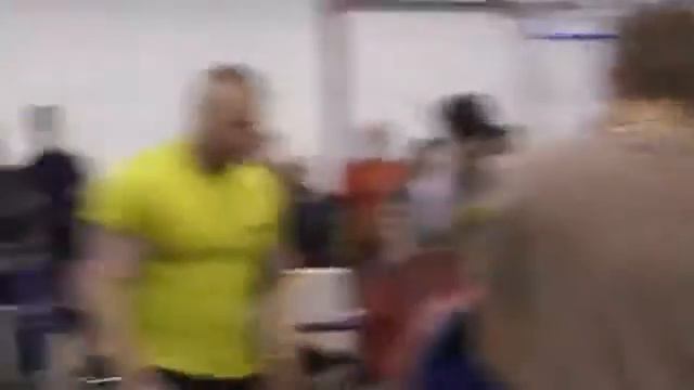 Петерис Исаевс жим лёжа raw по правилам ИПФ - 250 kг @ 121 kг! смотреть онлайн